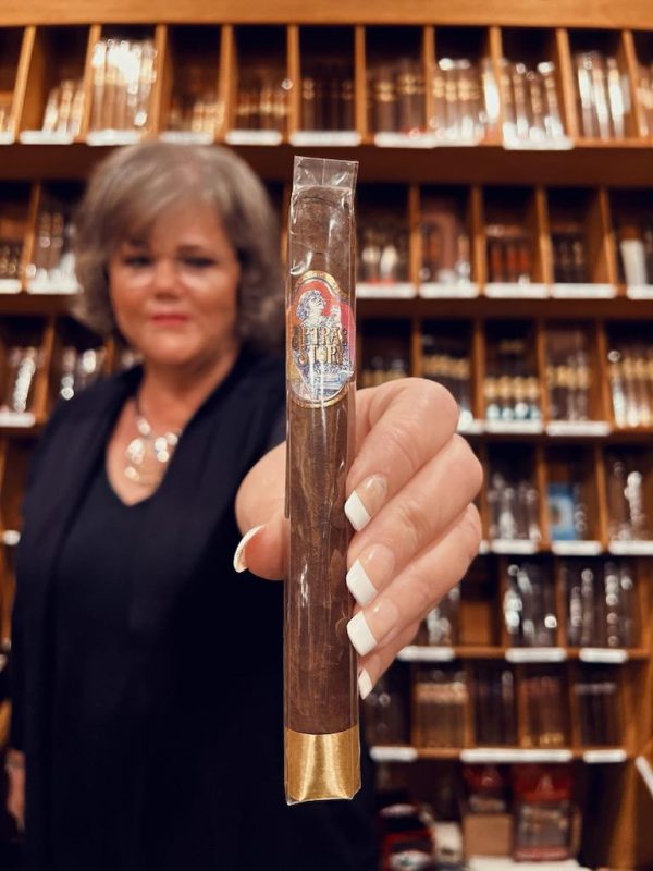 MADURO CIGAR